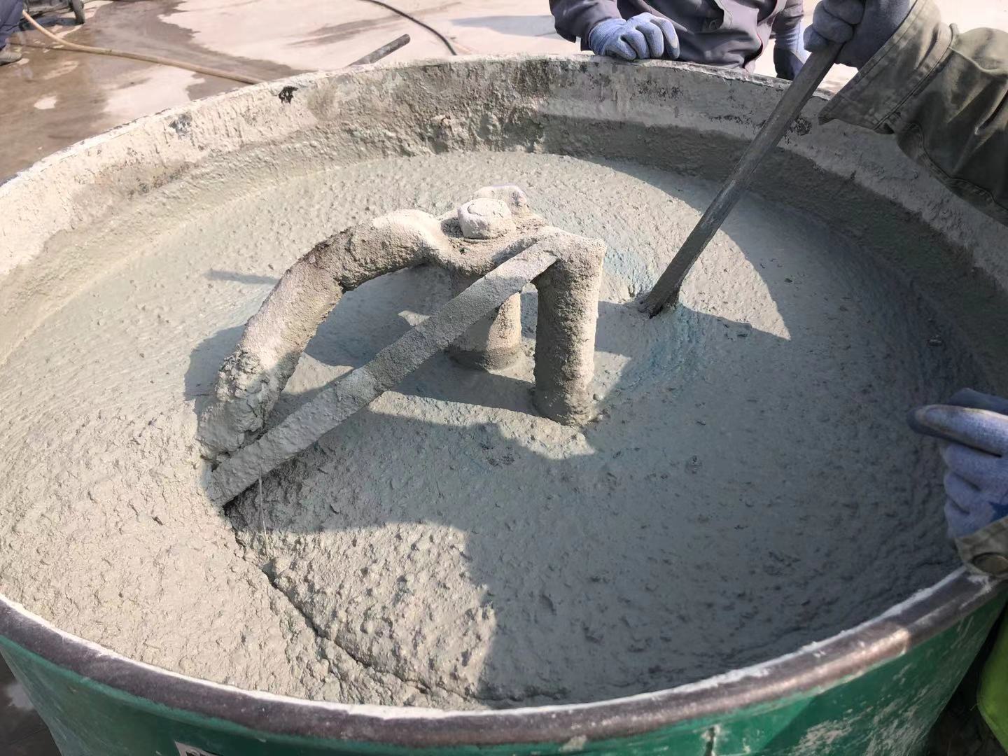 修补砂浆的施工方法二：搅拌材料